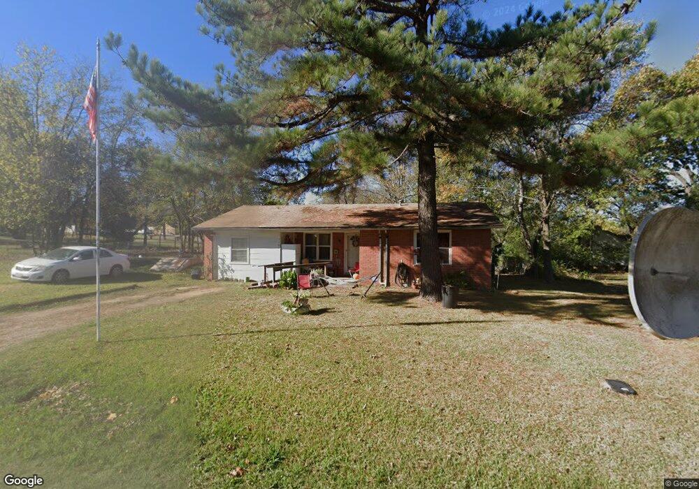 1104 S 3rd St, Hugo, OK 74743 - photo 1