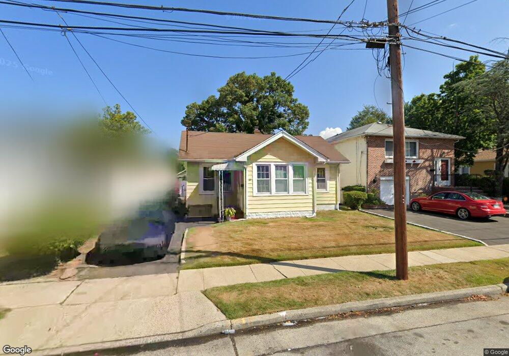 555 Wadleigh Ave, West Hempstead, NY 11552 - photo 1