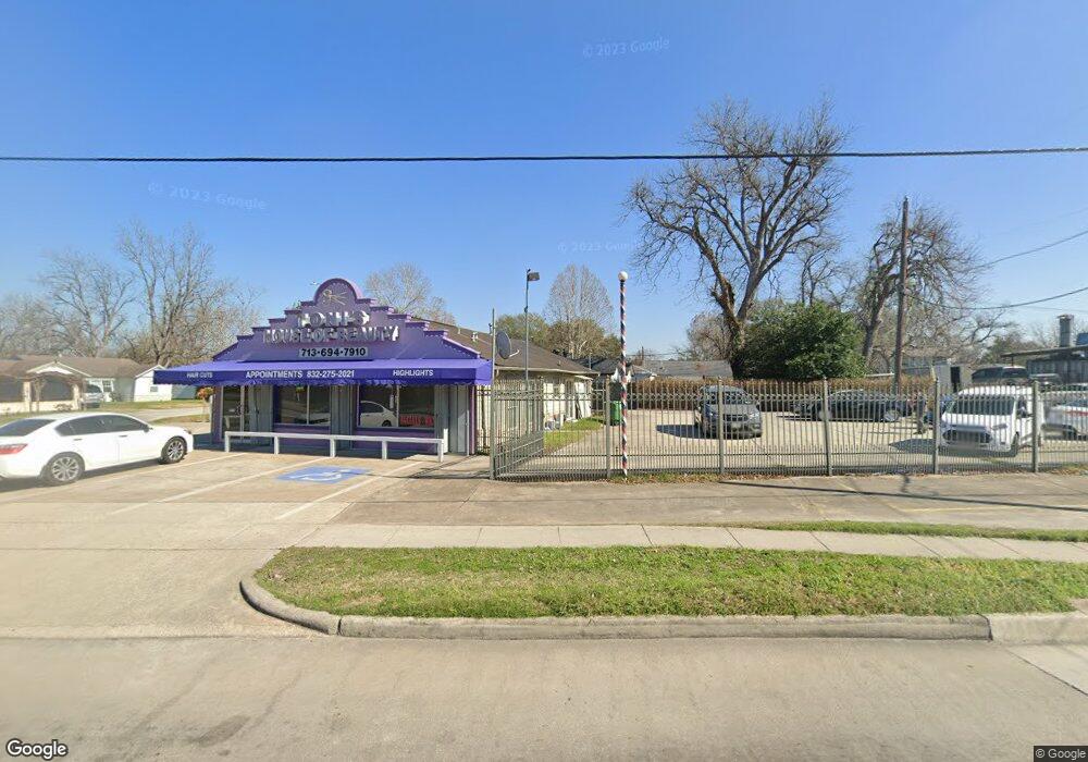 106 Ben Dr, Houston, TX 77022 - photo 1