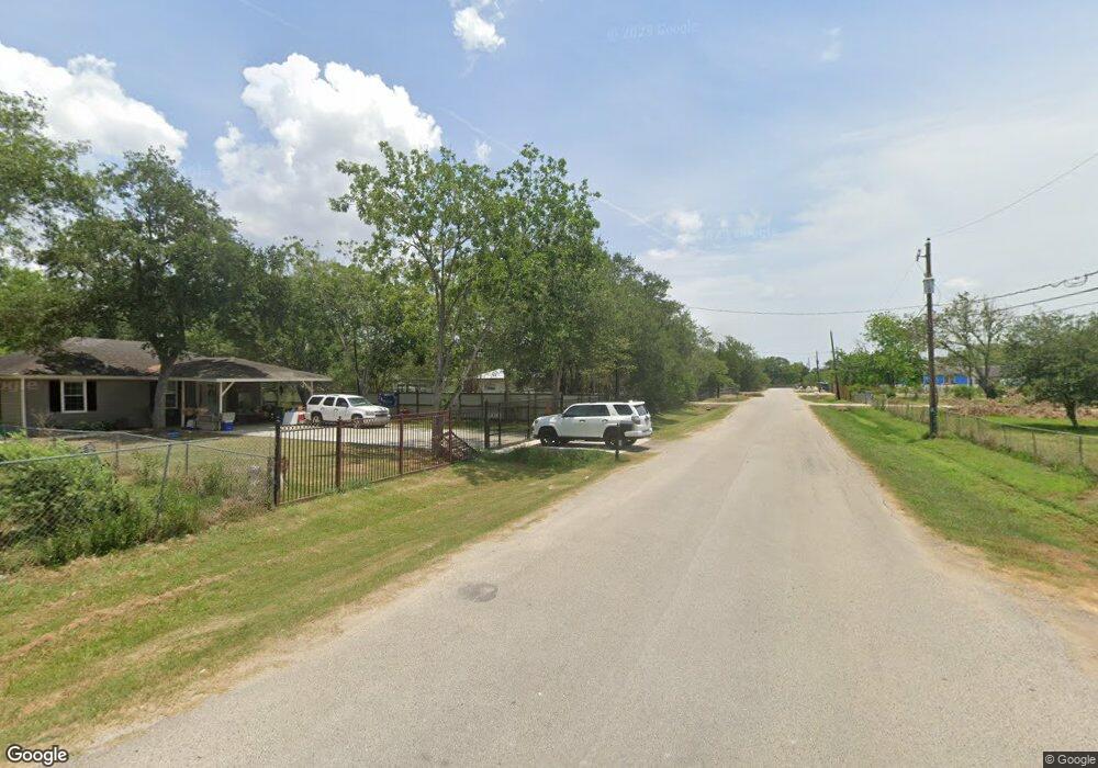 8174 County Road 176a Dr, Pearland, TX 77584 - photo 1