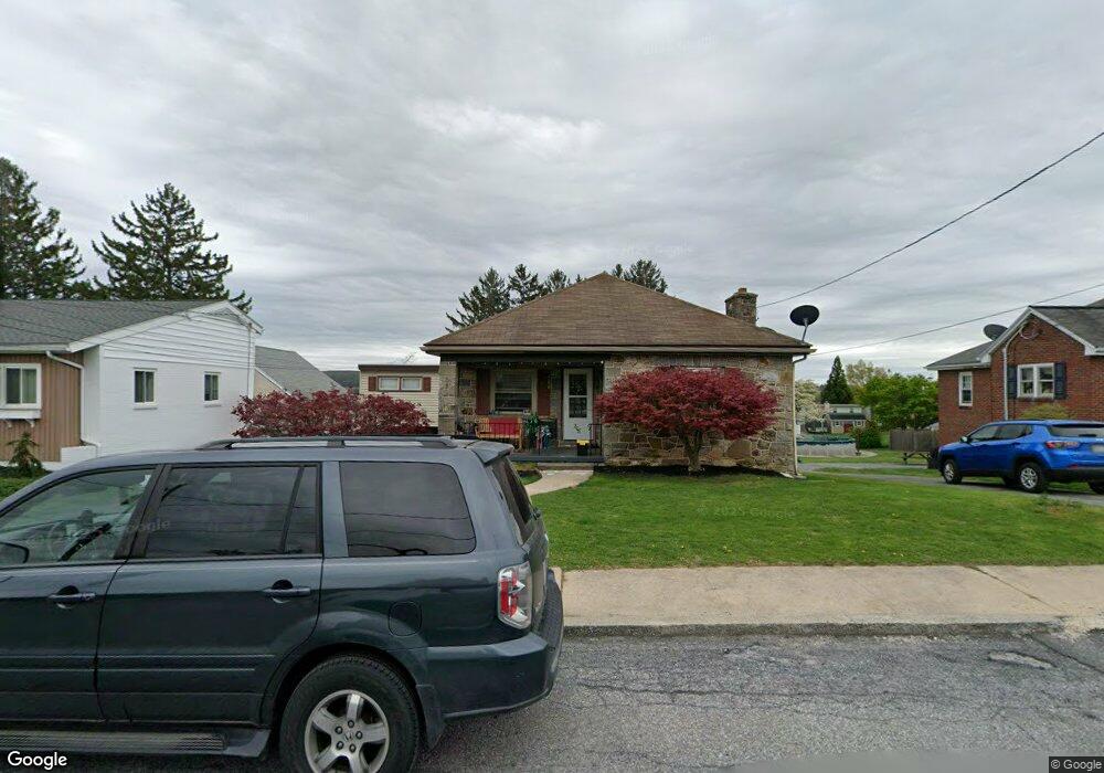 208 Hillcrest Rd, New Holland, PA 17557 - photo 1