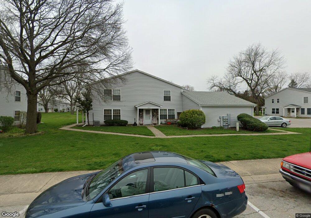 1380 N Glen Cir unit A, Aurora, IL 60506 - photo 1