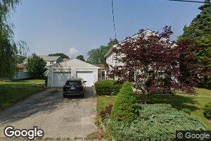 25 Norwood Ave, Portsmouth, RI 02871