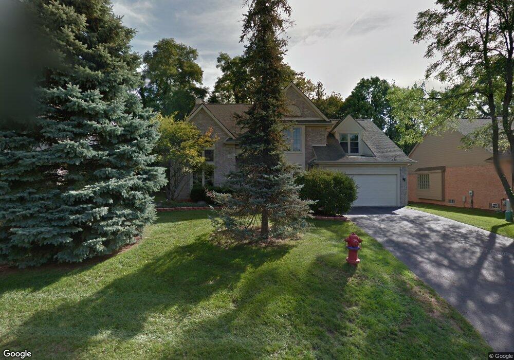 2685 Elizabeth Ln, West Bloomfield, MI 48324 - photo 1