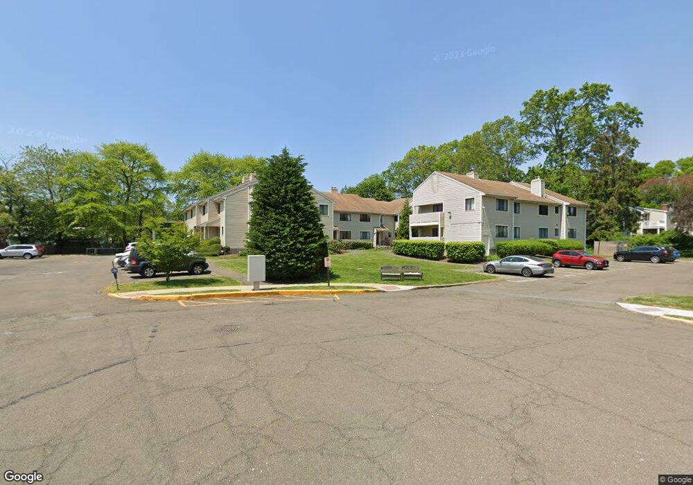 90 Lance Cir, Bridgeport, CT 06606 - photo 1