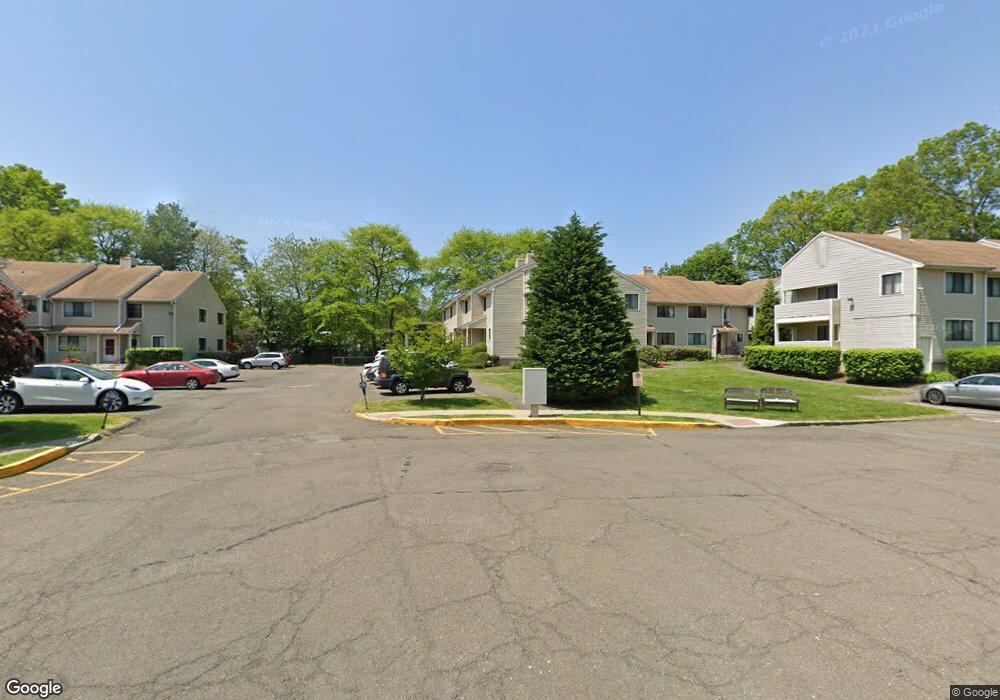 100 Lance Cir unit Old Town Commons, Bridgeport, CT 06606 - photo 1