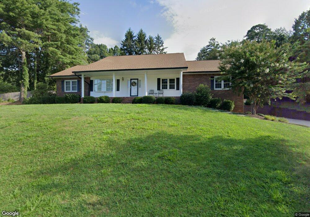 17 Gardenwood Ln, Asheville, NC 28803 - photo 1