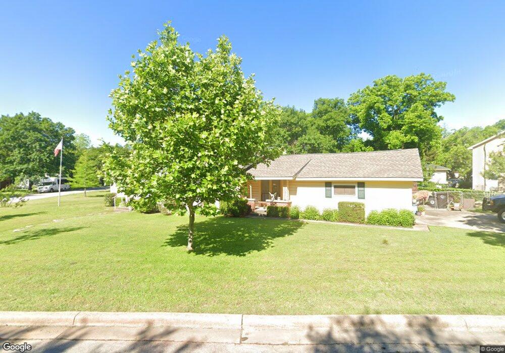 106 Circle Dr, Cleburne, TX 76033 - photo 1