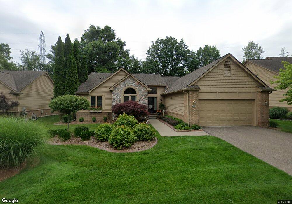 7047 Deerwood Trail unit 24, West Bloomfield, MI 48323 - photo 1