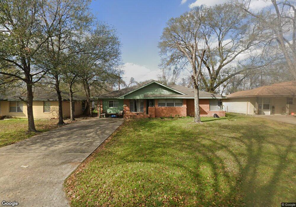1138 W 31st St, Houston, TX 77018 - photo 1