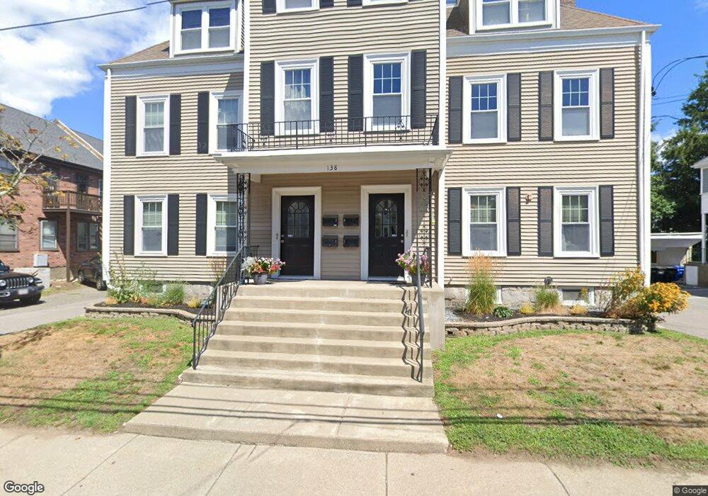 138 Robbins St unit 3,138, Waltham, MA 02453 - photo 1