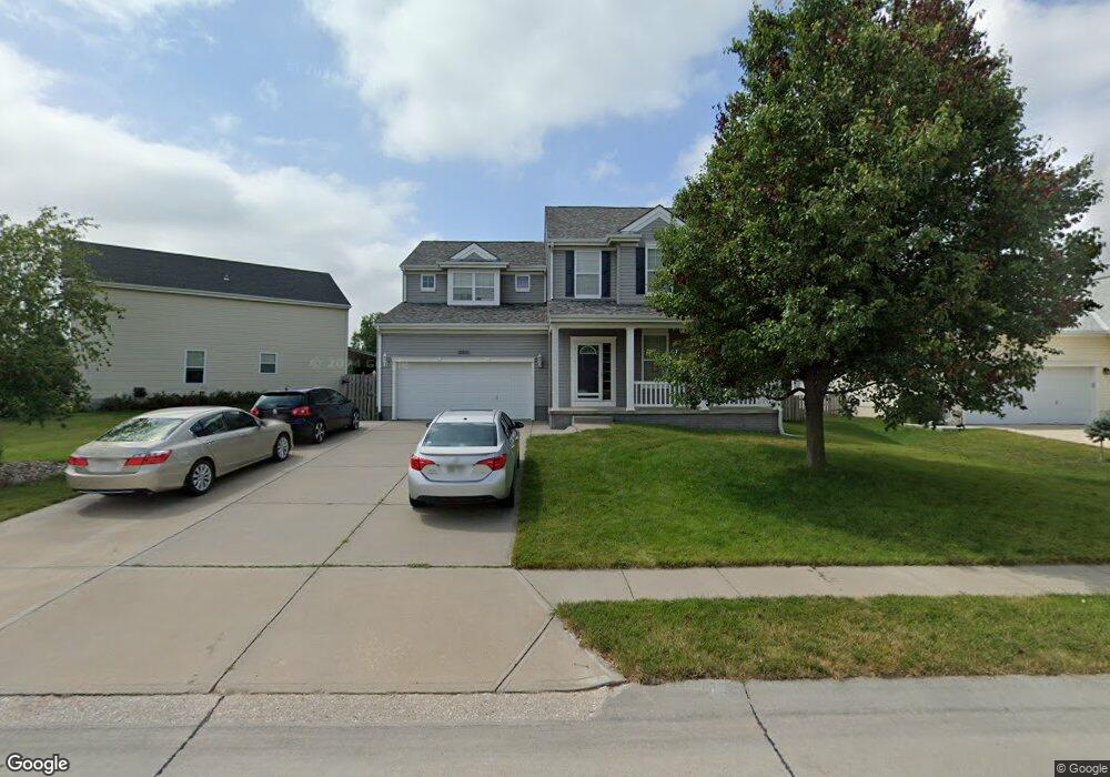 803 Mineral Dr, Papillion, NE 68046 - photo 1