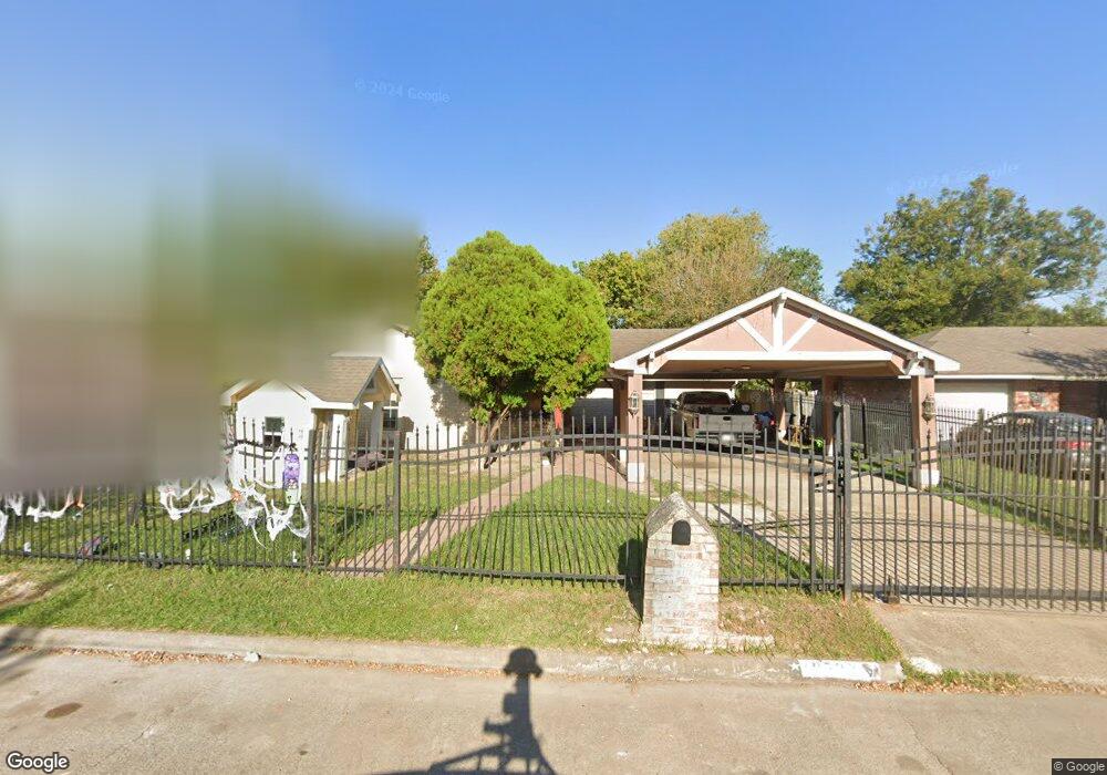 10522 Sangerbrook Dr, Houston, TX 77038 - photo 1