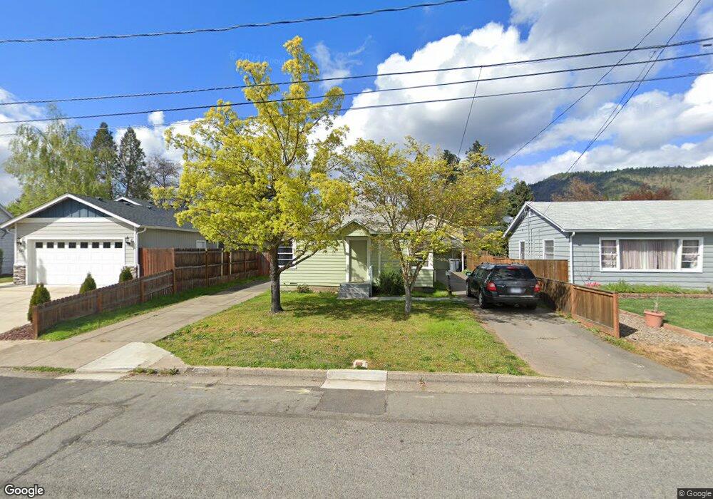 252 NE Outlook Ave, Grants Pass, OR 97526 - photo 1