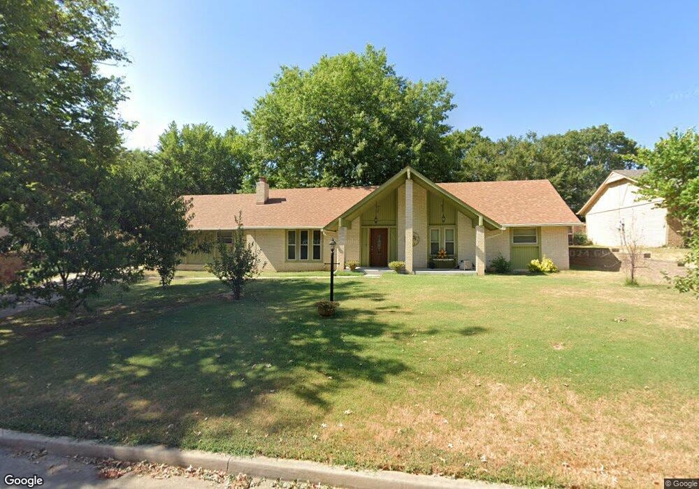 1018 E 12th St, Claremore, OK 74017 - photo 1