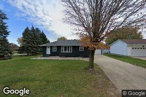 1436 Birch St, Hull, IA 51239