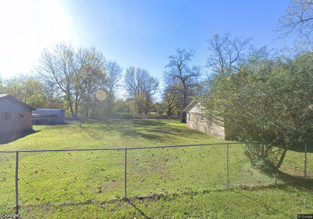 1611 W Main St, Hugo, OK 74743 - photo 1