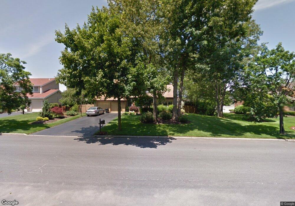 33 Long Meadow Rd, ComMacK, NY 11725 - photo 1