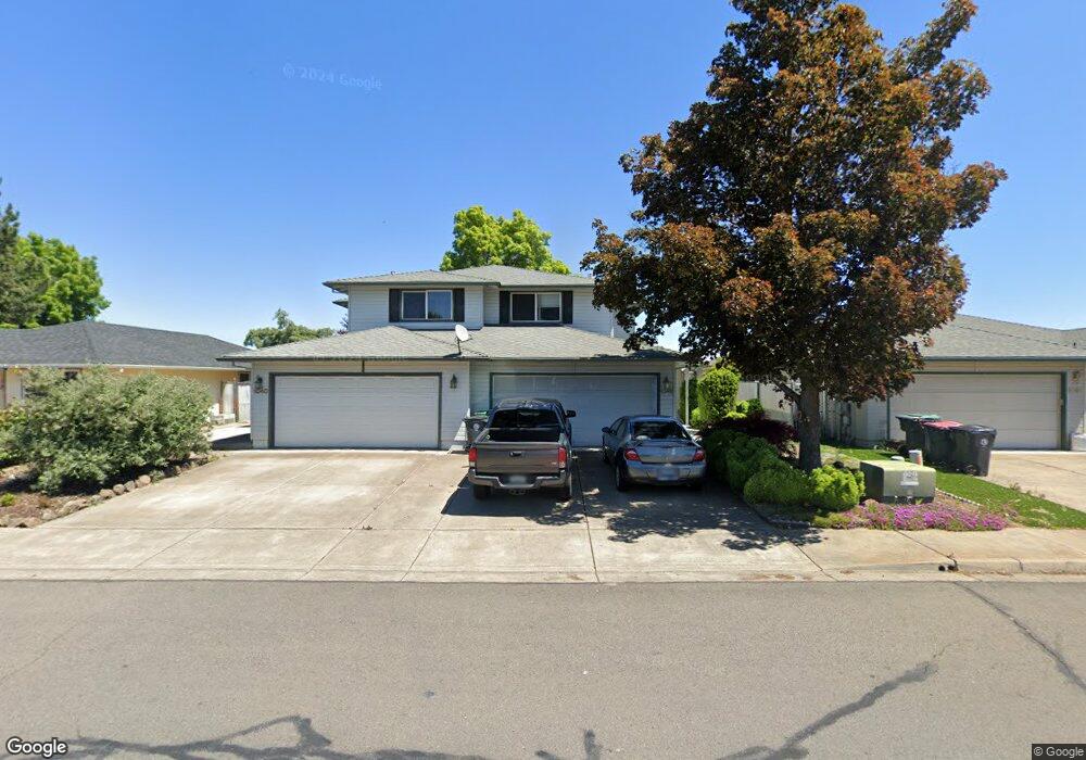 1042 Glengrove Ave, Central Point, OR 97502 - photo 1