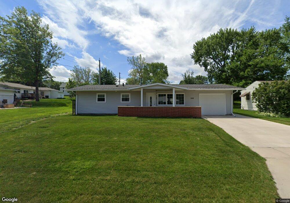 1312 W 5th St, Cedar Falls, IA 50613 - photo 1