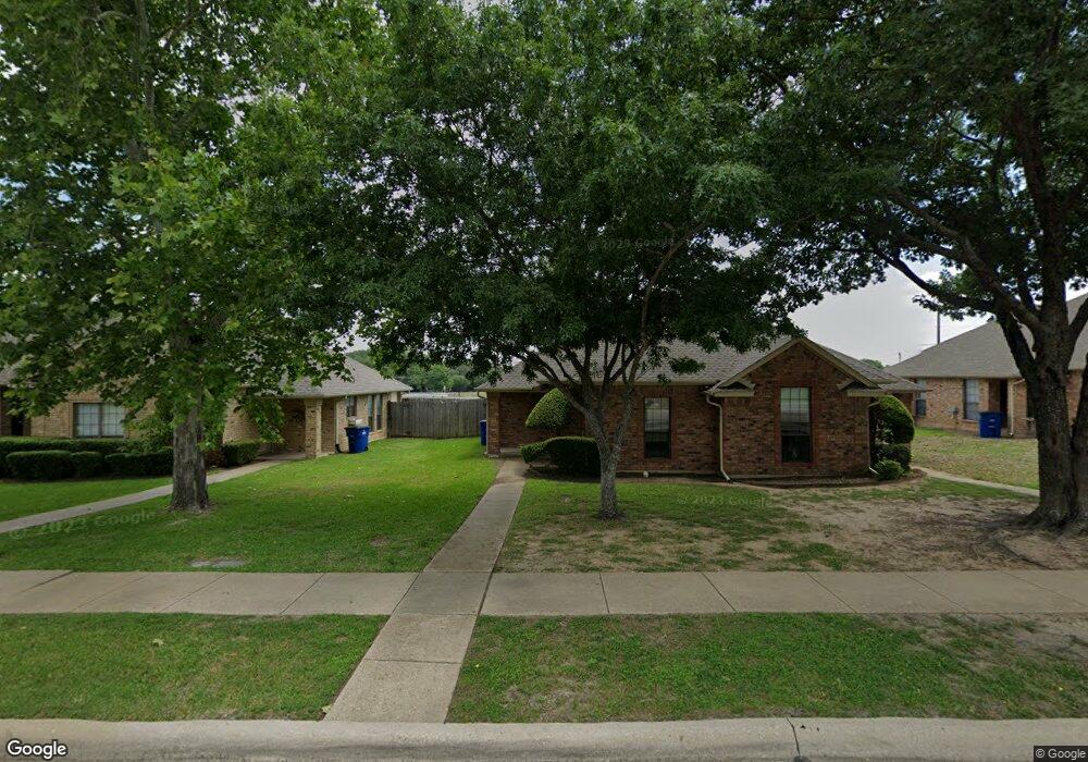 1609 W Jamestown Dr, Ennis, TX 75119 - photo 1