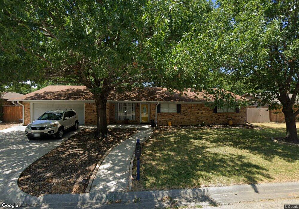 2003 Everglade Dr, Gainesville, TX 76240 - photo 1