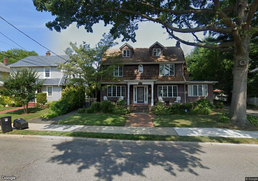 21 Crocus Ave, Floral Park, NY 11001 - photo 1