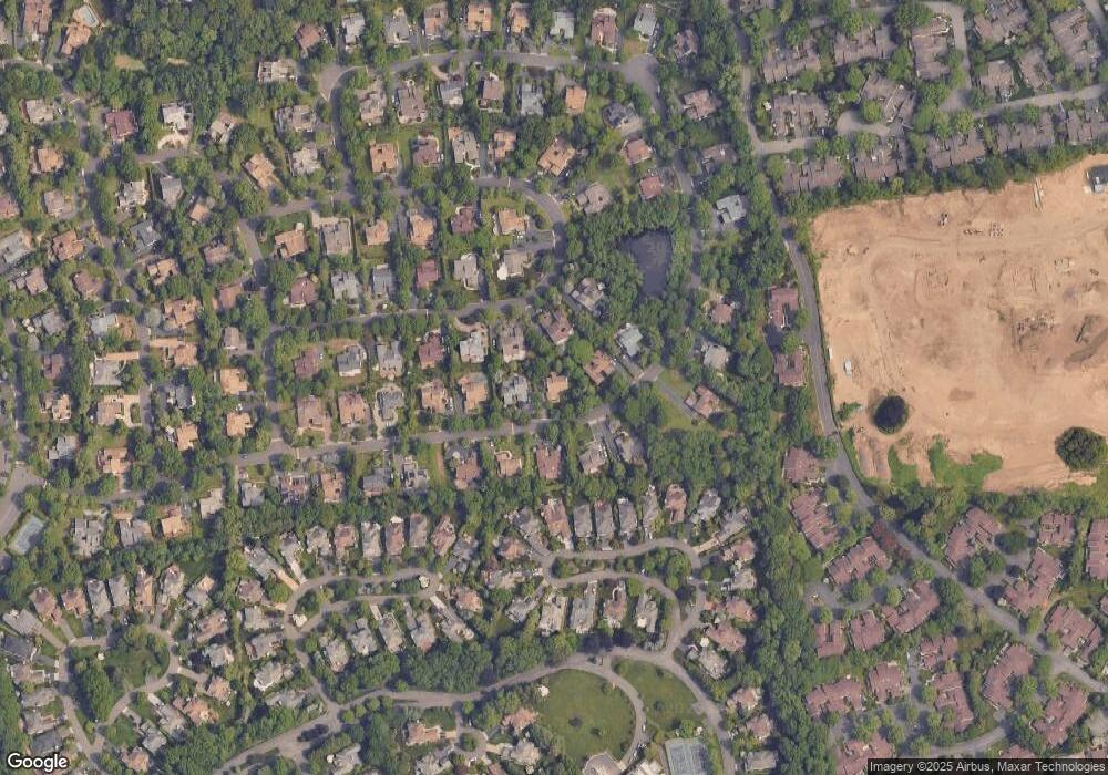 22 Bristol Dr, Manhasset, NY 11030 - photo 1