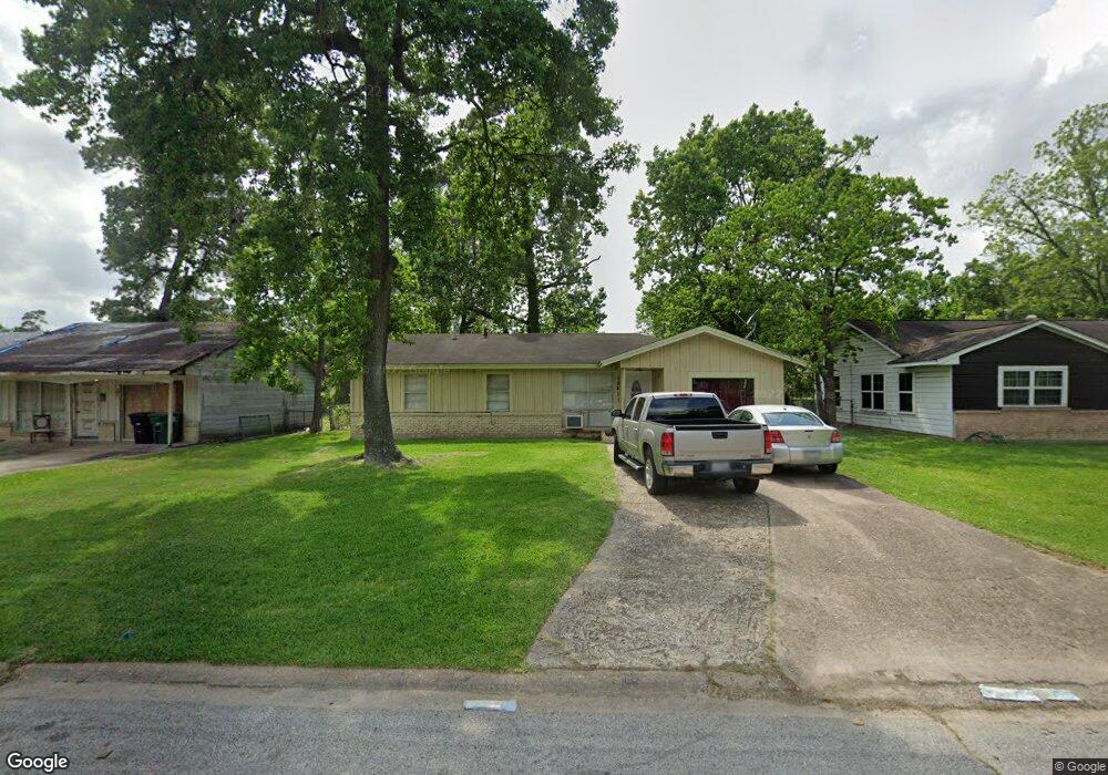 10411 Envoy St, Houston, TX 77016 - photo 1