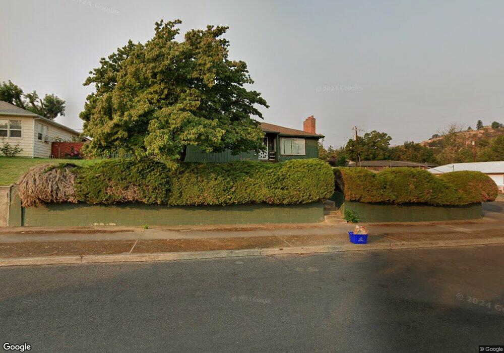 820 W 11th St, the Dalles, OR 97058 - photo 1