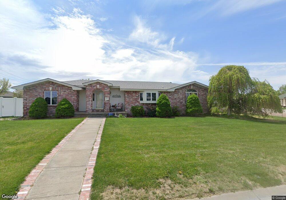 615 E 5th St, Hugoton, KS 67951 - photo 1