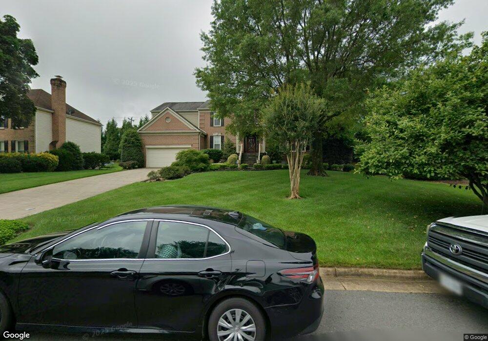 5804 Hampton Forest Way, Fairfax, VA 22030 - photo 1