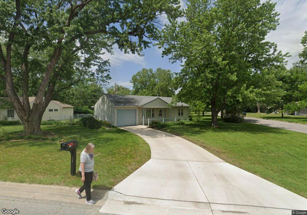1400 SW Celtic St, Topeka, KS 66611 - photo 1