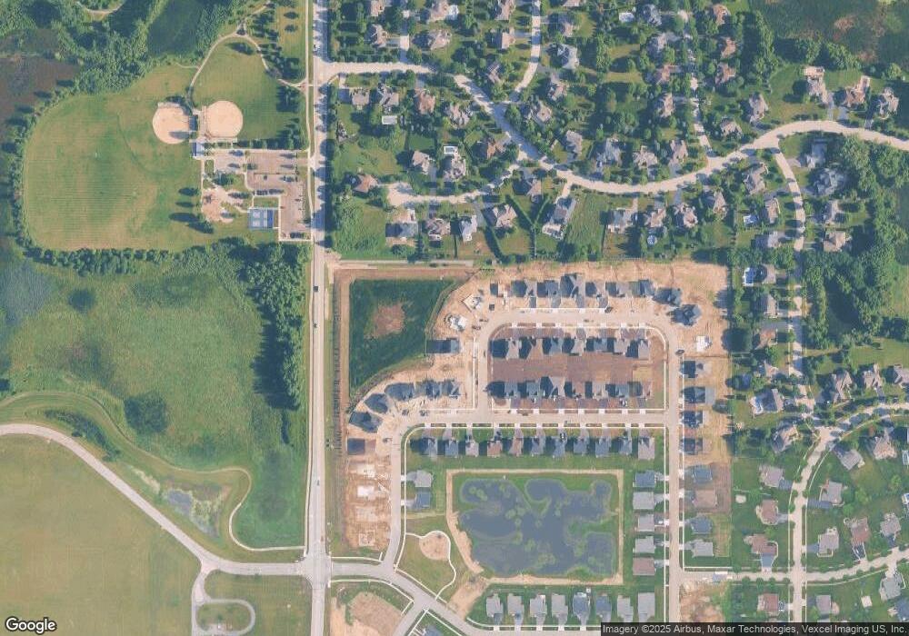 302 W Point Cir, Algonquin, IL 60102 - photo 1