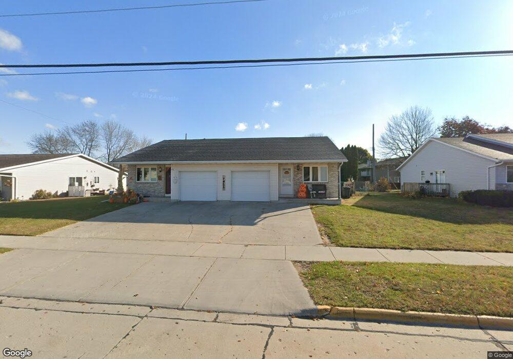 813 Columbus St unit 815, Two Rivers, WI 54241 - photo 1