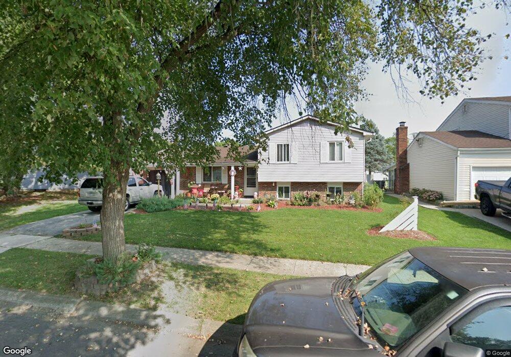 1644 Peardale Rd N, Columbus, OH 43229 - photo 1