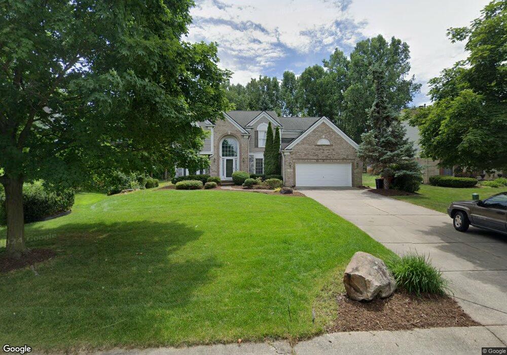 5701 Cherry Ln, West Bloomfield, MI 48324 - photo 1