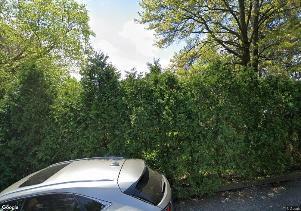 2 Cornell Place, Great Neck, NY 11020 - photo 1