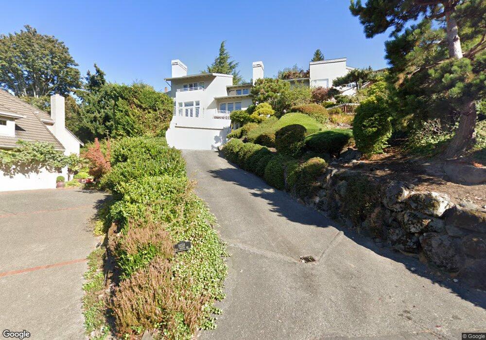 8158 W Mercer Way, Mercer Island, WA 98040 - photo 1