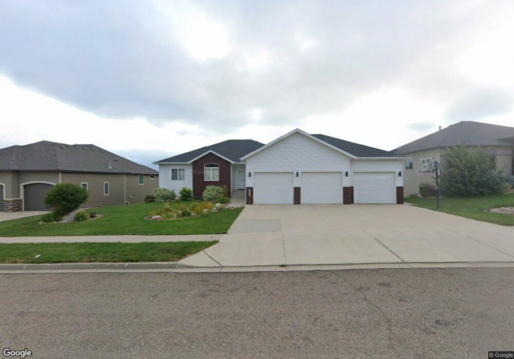1438 Eagle Crest Loop, Bismarck, ND 58503 - photo 1