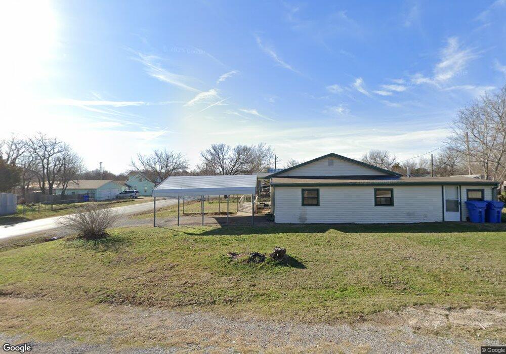 100 E D Ave, Cache, OK 73527 - photo 1