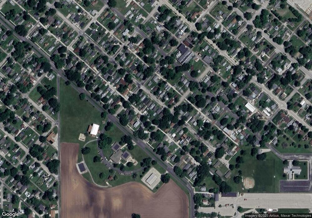 821 Decatur St, Lincoln, IL 62656 - photo 1