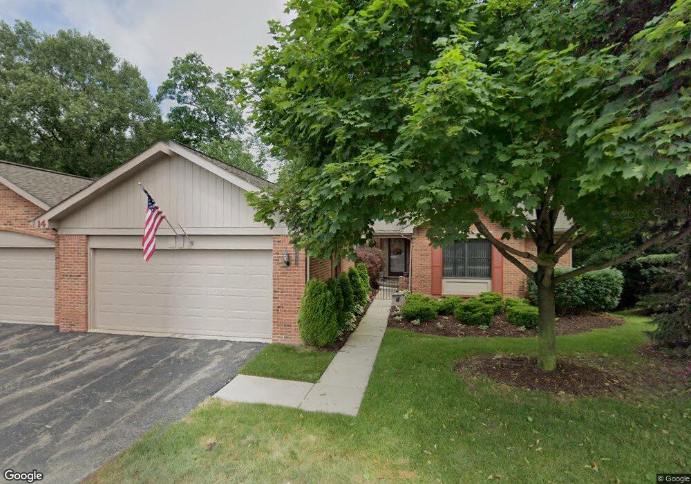 7324 Meadowridge Cir, West Bloomfield, MI 48322 - photo 1