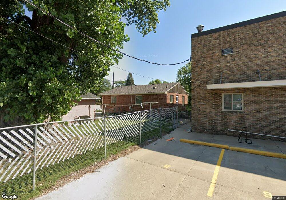 1318 S 12th St, Grand Forks, ND 58201 - photo 1