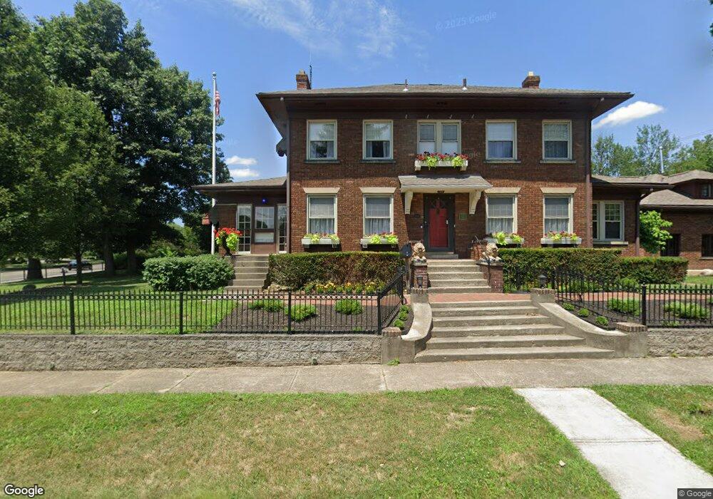 10 Chatham Rd, Columbus, OH 43214 - photo 1