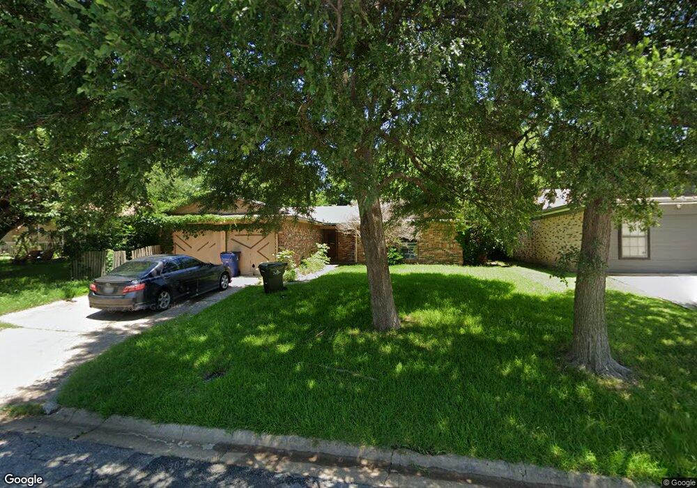 112 N Wood Ave, Denison, TX 75020 - photo 1