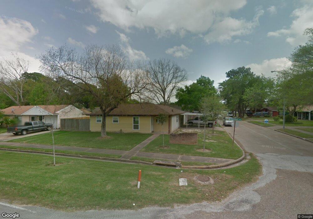 10202 Kingspoint Rd, Houston, TX 77075 - photo 1