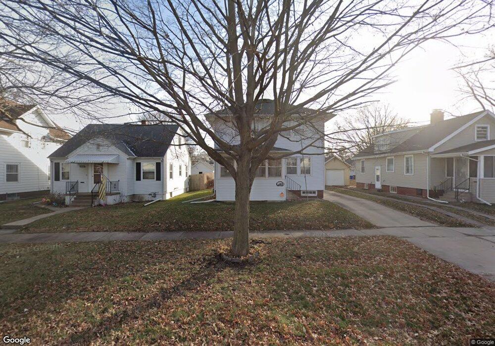 1017 F Ave NW, Cedar Rapids, IA 52405 - photo 1