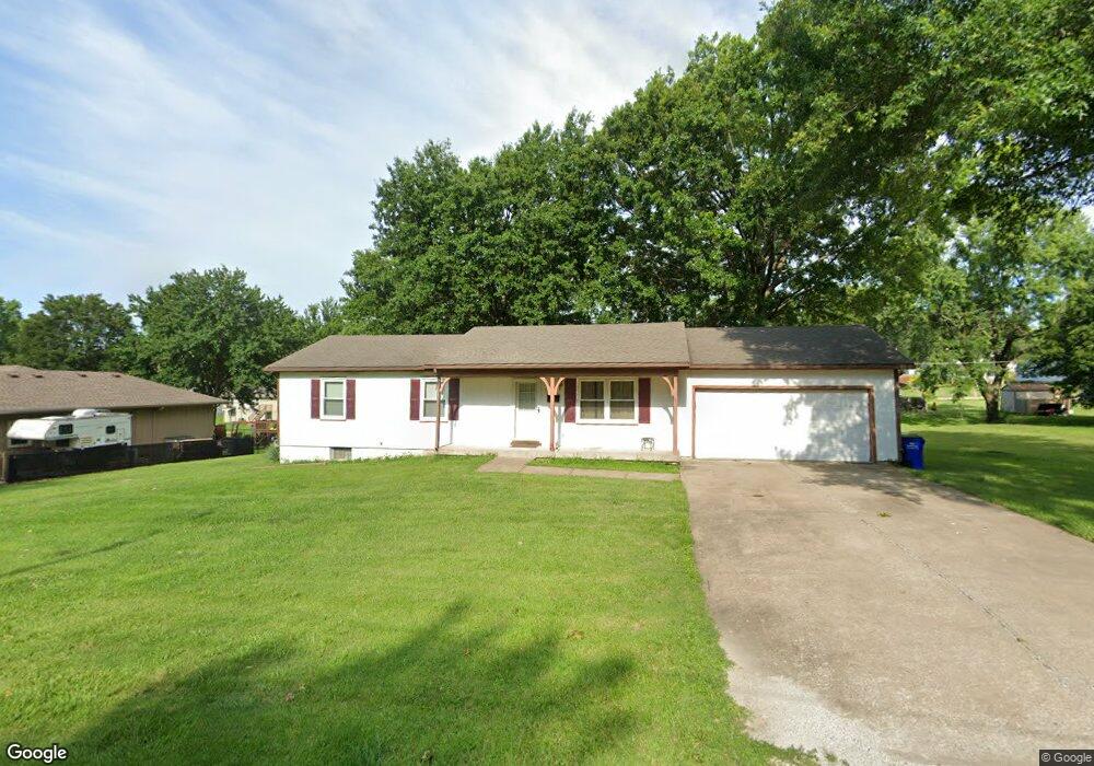 5748 Halsey St, Shawnee, KS 66216 - photo 1