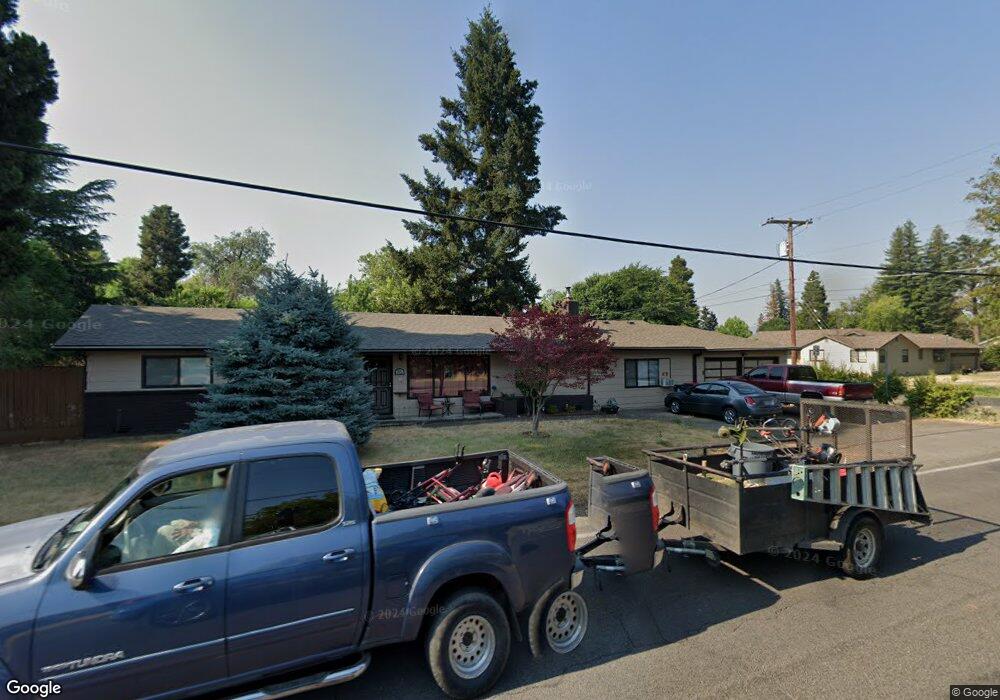 611 Beall Ln, Central Point, OR 97502 - photo 1